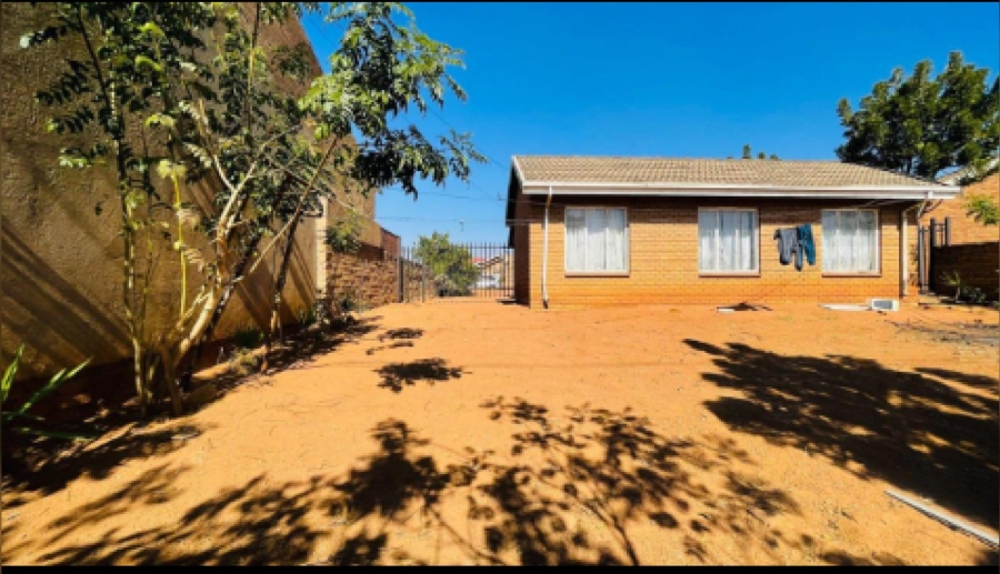  Bedroom Property for Sale in Soshanguve BB Gauteng