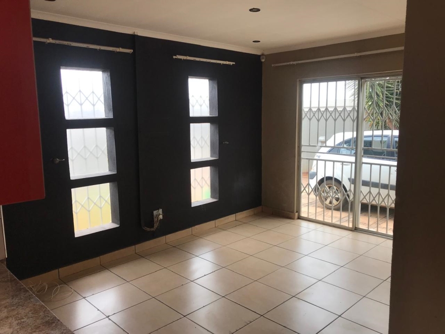 3 Bedroom Property for Sale in Dawn Park Gauteng