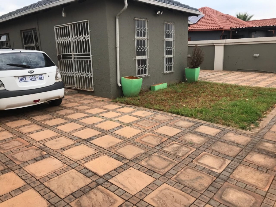 3 Bedroom Property for Sale in Dawn Park Gauteng