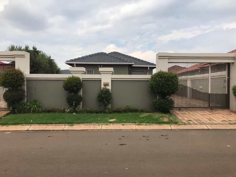 3 Bedroom Property for Sale in Dawn Park Gauteng