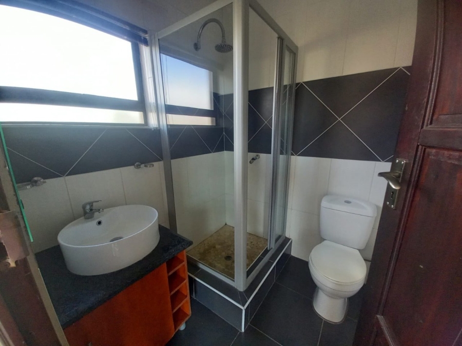 To Let 5 Bedroom Property for Rent in Amberfield Gauteng