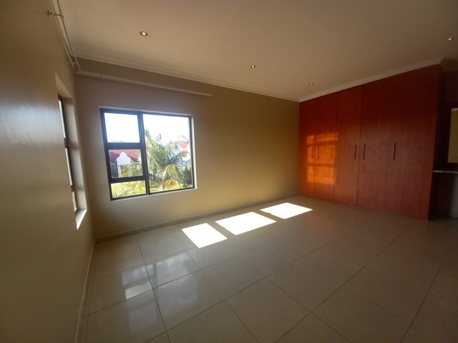 To Let 5 Bedroom Property for Rent in Amberfield Gauteng