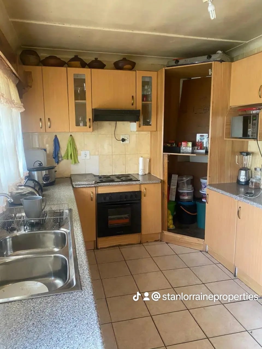 To Let 3 Bedroom Property for Rent in Leondale Gauteng