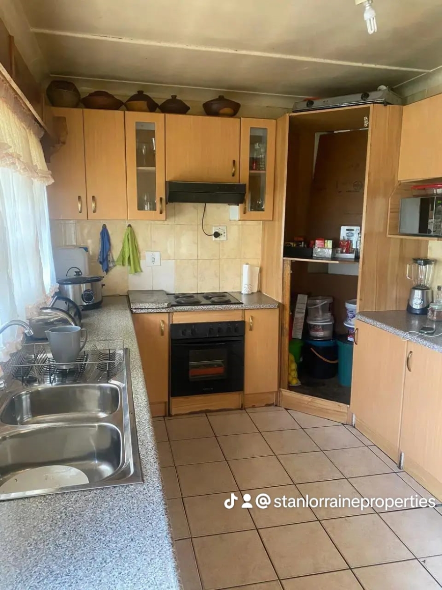 To Let 3 Bedroom Property for Rent in Leondale Gauteng