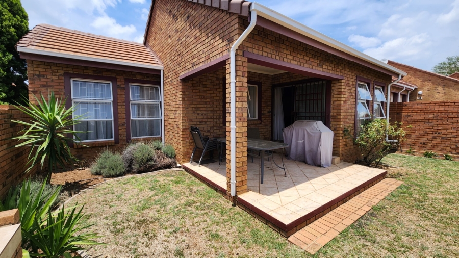 2 Bedroom Property for Sale in Amberfield Gauteng