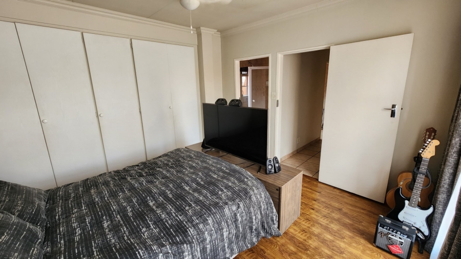 2 Bedroom Property for Sale in Amberfield Gauteng