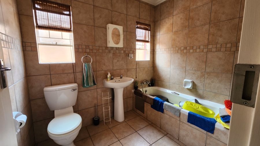 2 Bedroom Property for Sale in Amberfield Gauteng