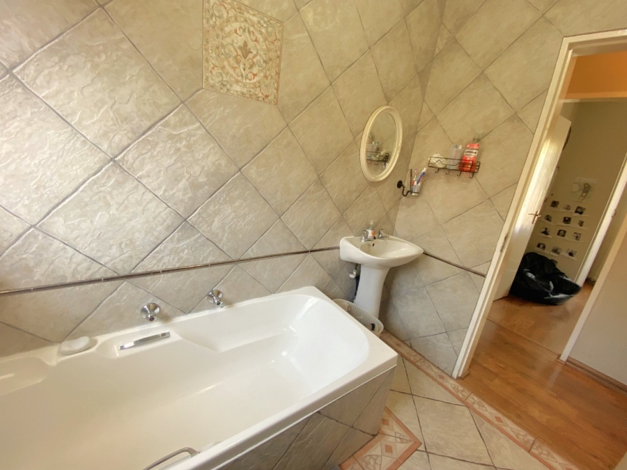 3 Bedroom Property for Sale in Bergbron Gauteng