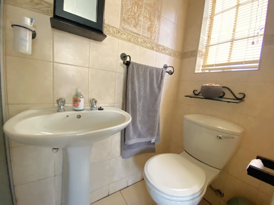 3 Bedroom Property for Sale in Bergbron Gauteng