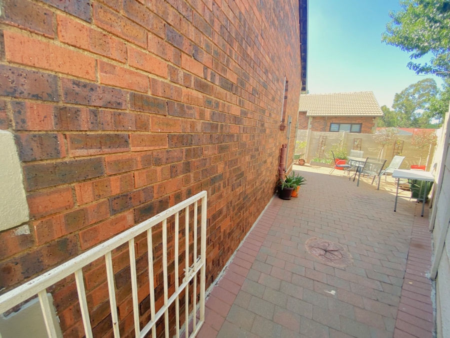 3 Bedroom Property for Sale in Bergbron Gauteng