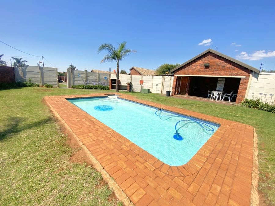 3 Bedroom Property for Sale in Bergbron Gauteng