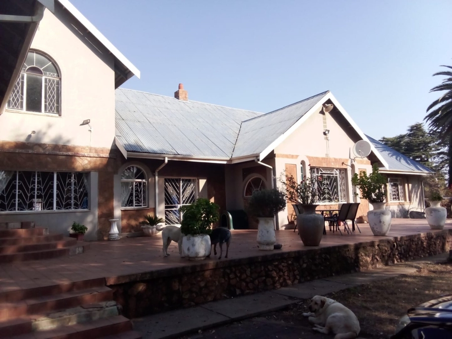 6 Bedroom Property for Sale in Hartzenbergfontein Gauteng