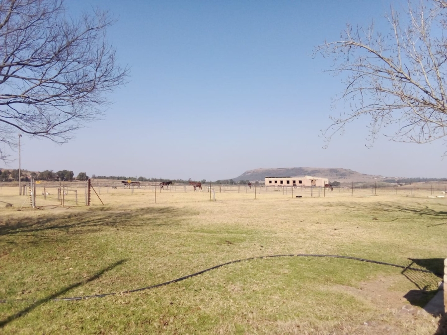 6 Bedroom Property for Sale in Hartzenbergfontein Gauteng