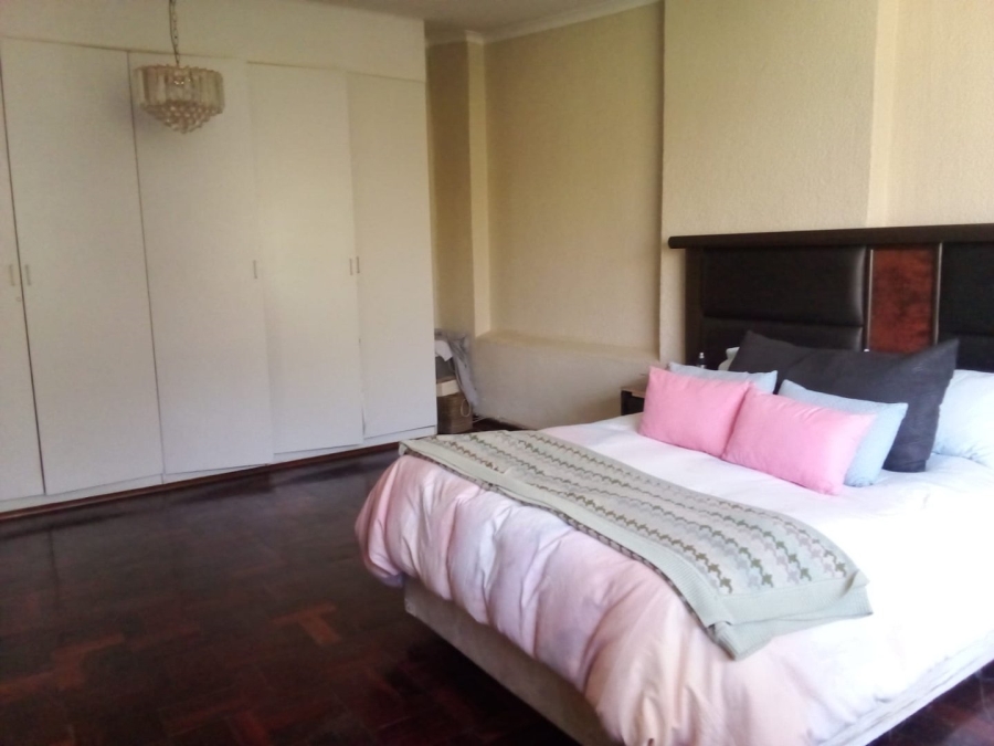 6 Bedroom Property for Sale in Hartzenbergfontein Gauteng