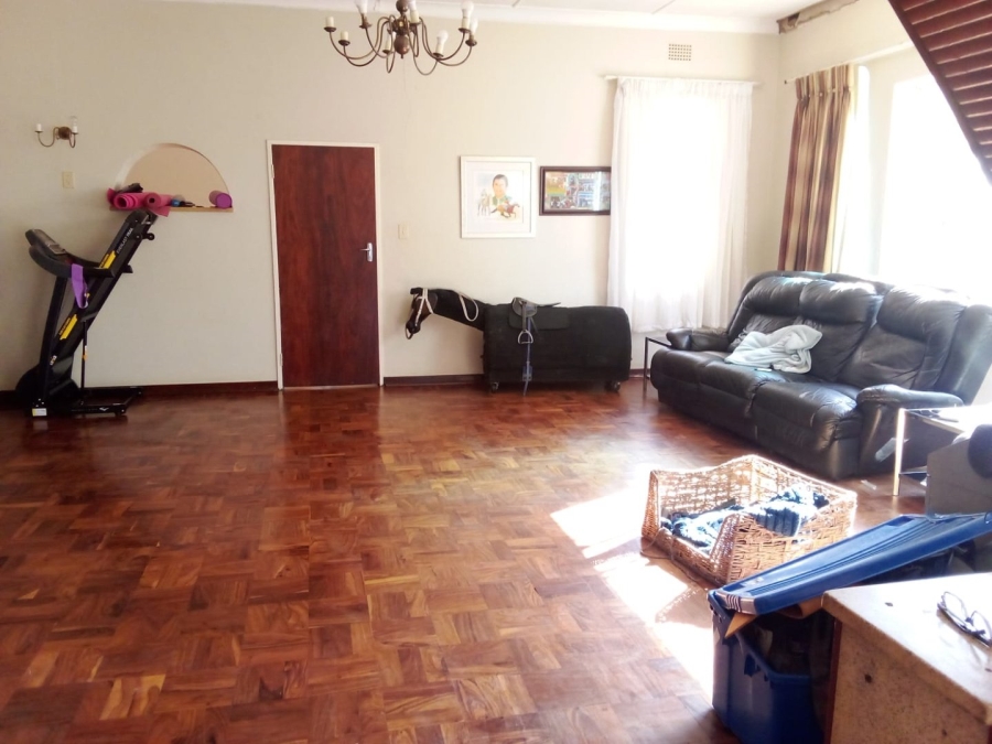 6 Bedroom Property for Sale in Hartzenbergfontein Gauteng