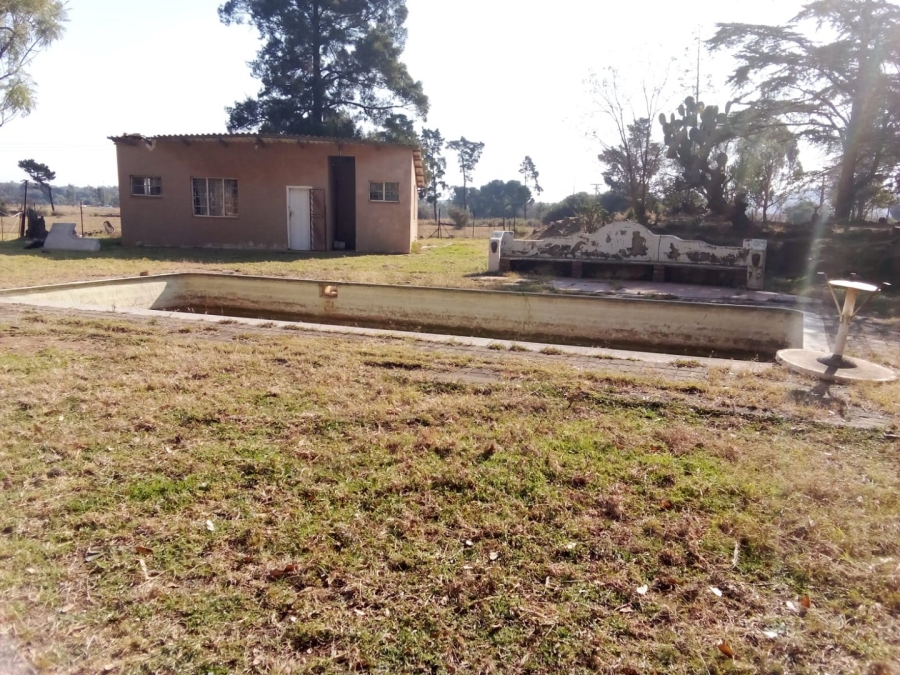 6 Bedroom Property for Sale in Hartzenbergfontein Gauteng