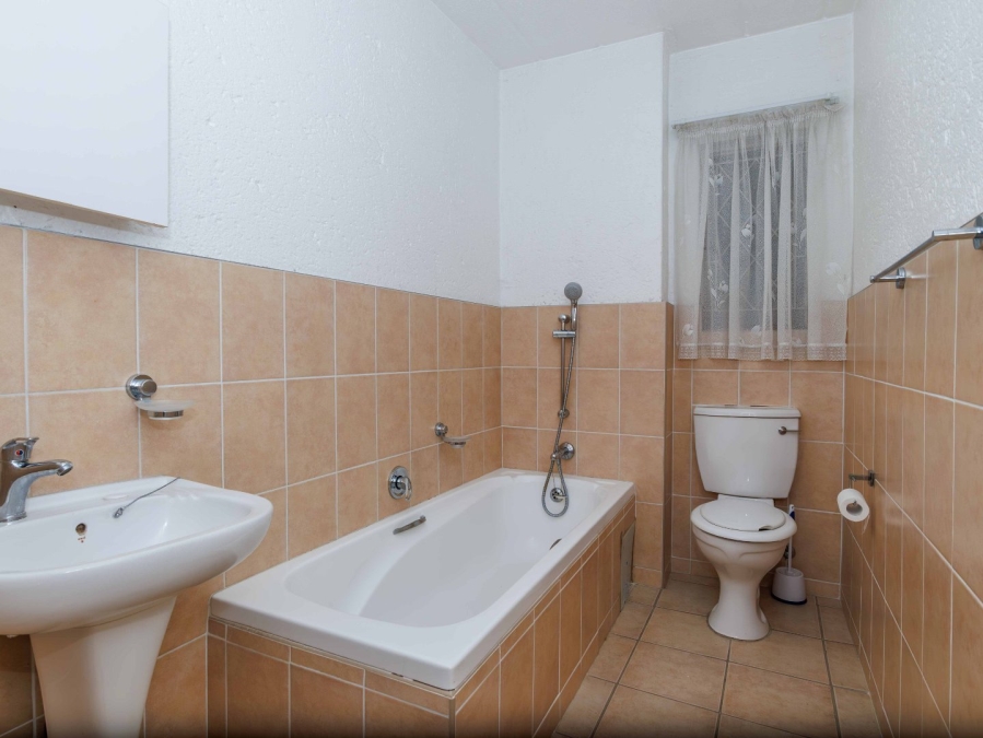 2 Bedroom Property for Sale in Eden Glen Gauteng