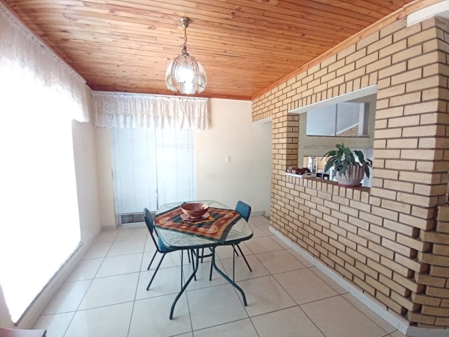 5 Bedroom Property for Sale in Kenmare Gauteng