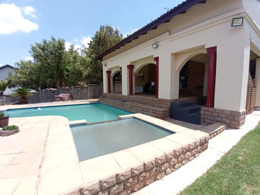 5 Bedroom Property for Sale in Kenmare Gauteng