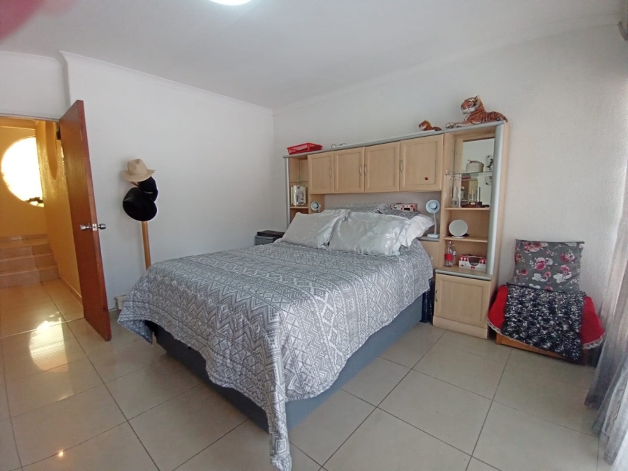 5 Bedroom Property for Sale in Kenmare Gauteng