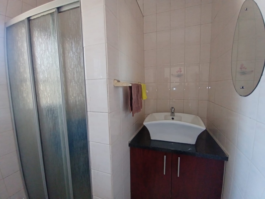 5 Bedroom Property for Sale in Kenmare Gauteng