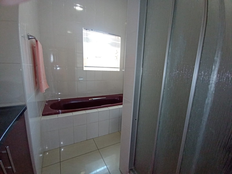 5 Bedroom Property for Sale in Kenmare Gauteng