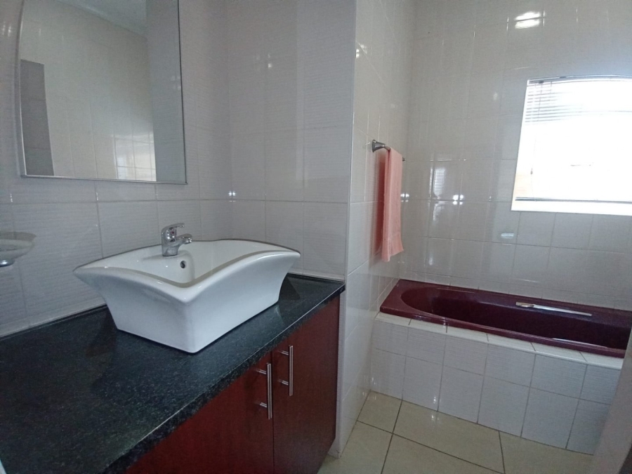 5 Bedroom Property for Sale in Kenmare Gauteng