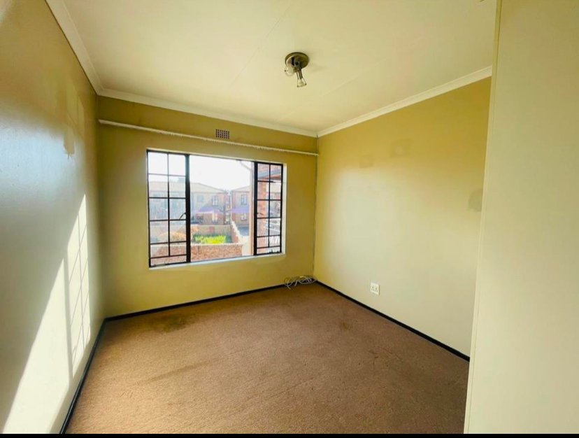 3 Bedroom Property for Sale in Sonneveld Gauteng