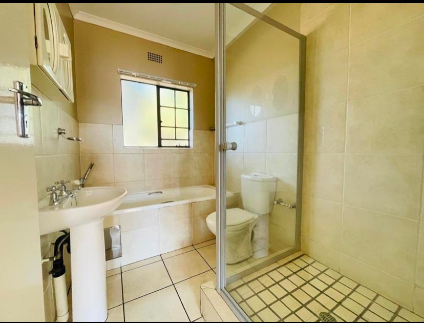 3 Bedroom Property for Sale in Sonneveld Gauteng