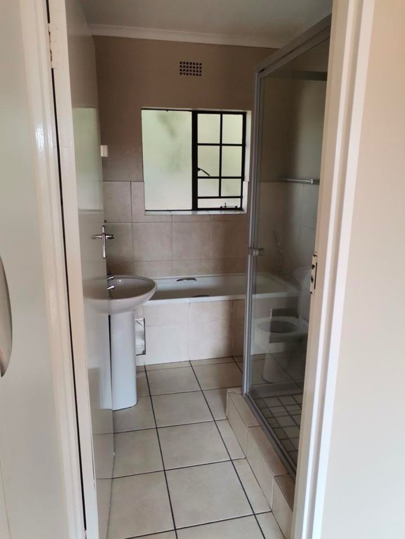 3 Bedroom Property for Sale in Sonneveld Gauteng