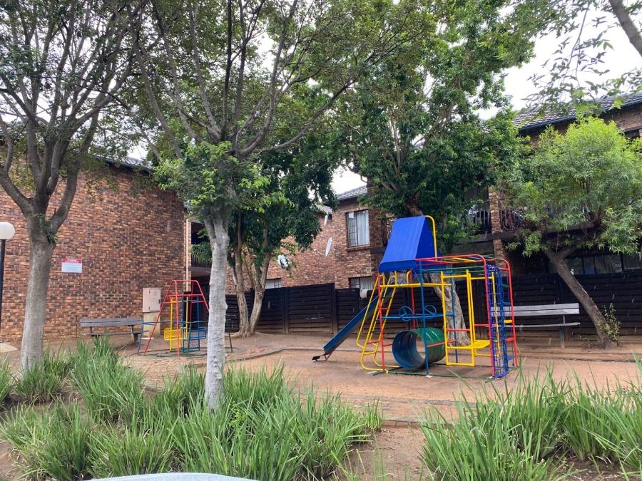 3 Bedroom Property for Sale in Sonneveld Gauteng