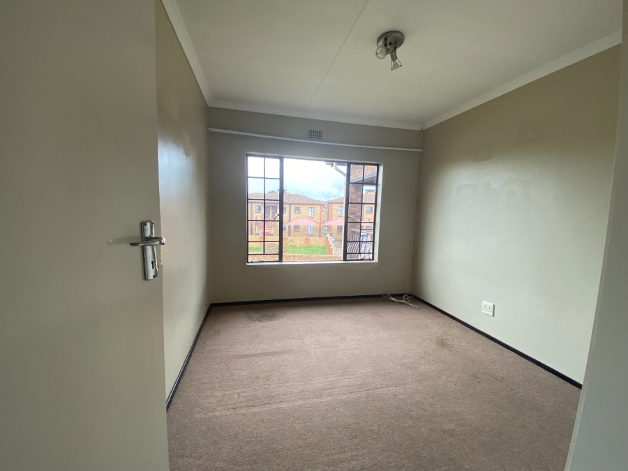 3 Bedroom Property for Sale in Sonneveld Gauteng