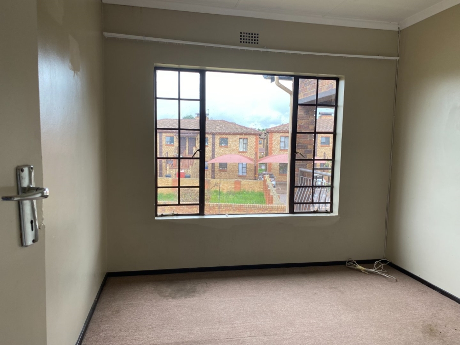 3 Bedroom Property for Sale in Sonneveld Gauteng