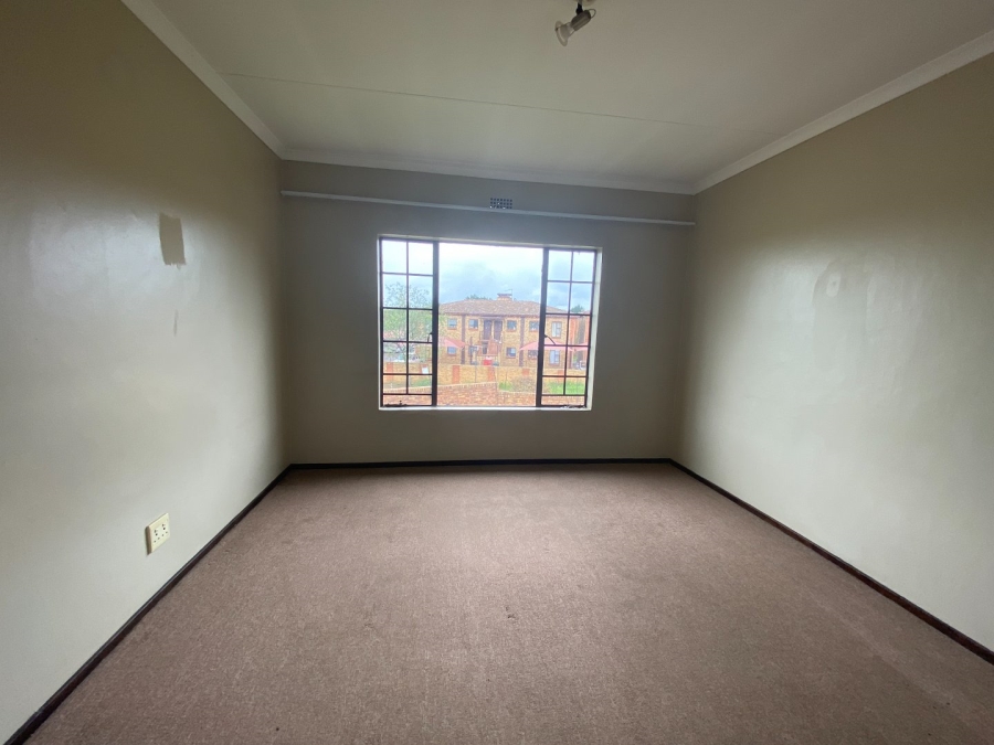 3 Bedroom Property for Sale in Sonneveld Gauteng