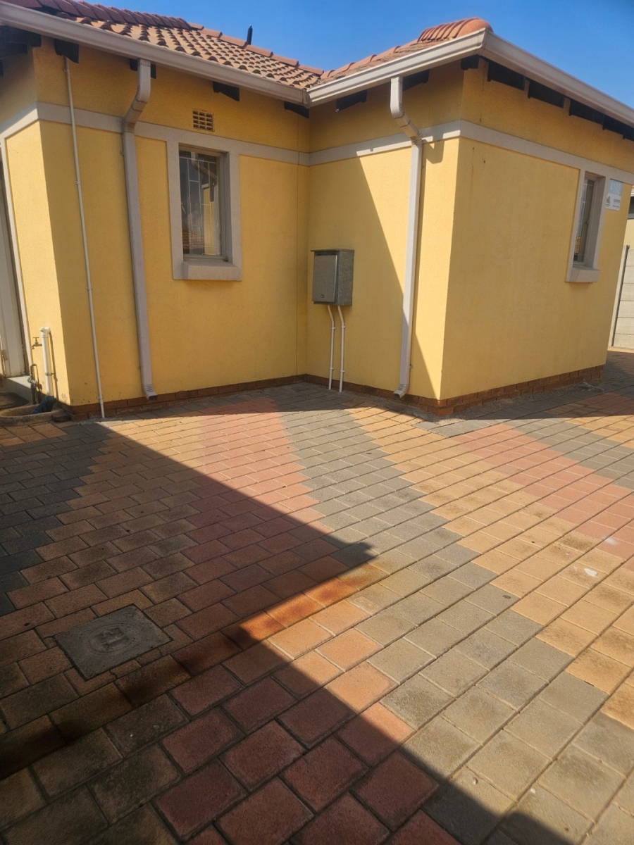 3 Bedroom Property for Sale in Alrode South Gauteng