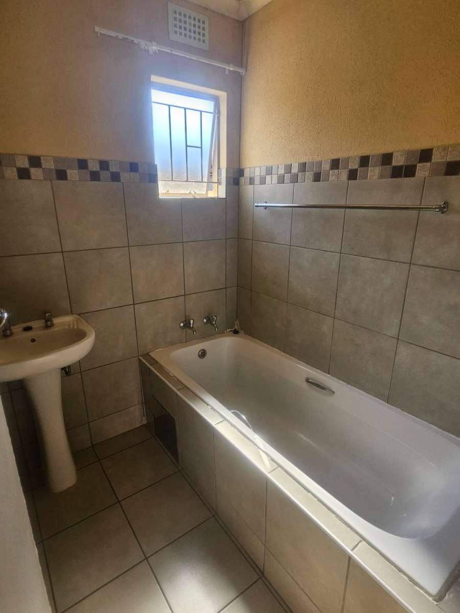 3 Bedroom Property for Sale in Alrode South Gauteng