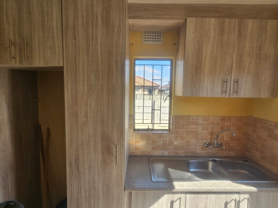 3 Bedroom Property for Sale in Alrode South Gauteng