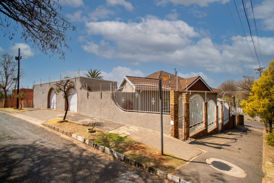 4 Bedroom Property for Sale in Kensington Gauteng