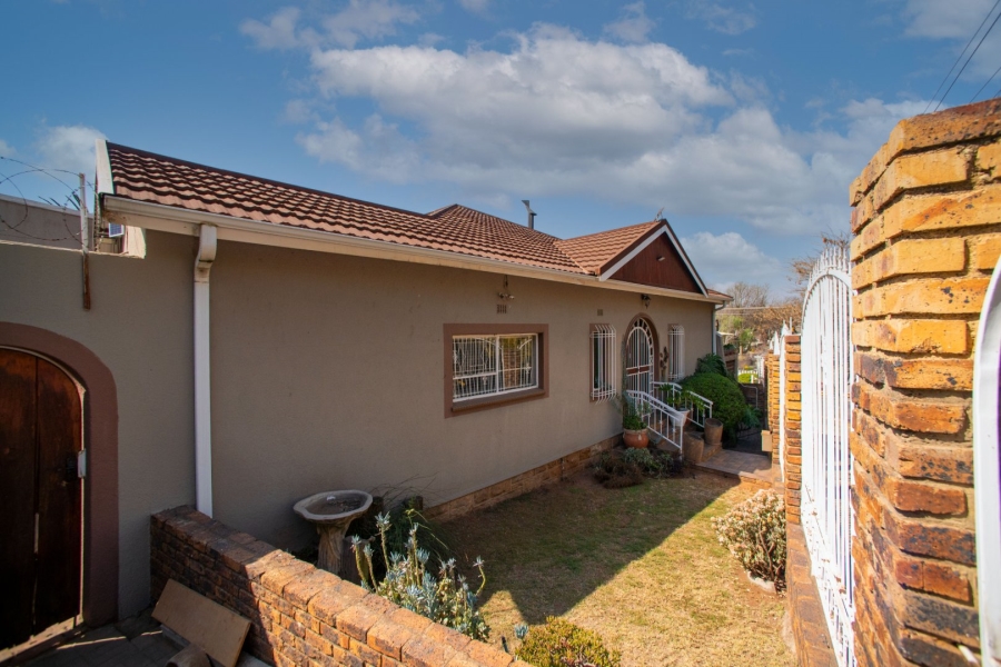 4 Bedroom Property for Sale in Kensington Gauteng