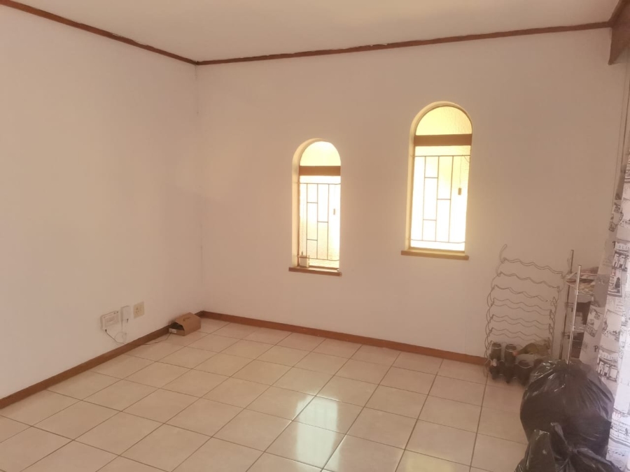 5 Bedroom Property for Sale in Petersfield Gauteng