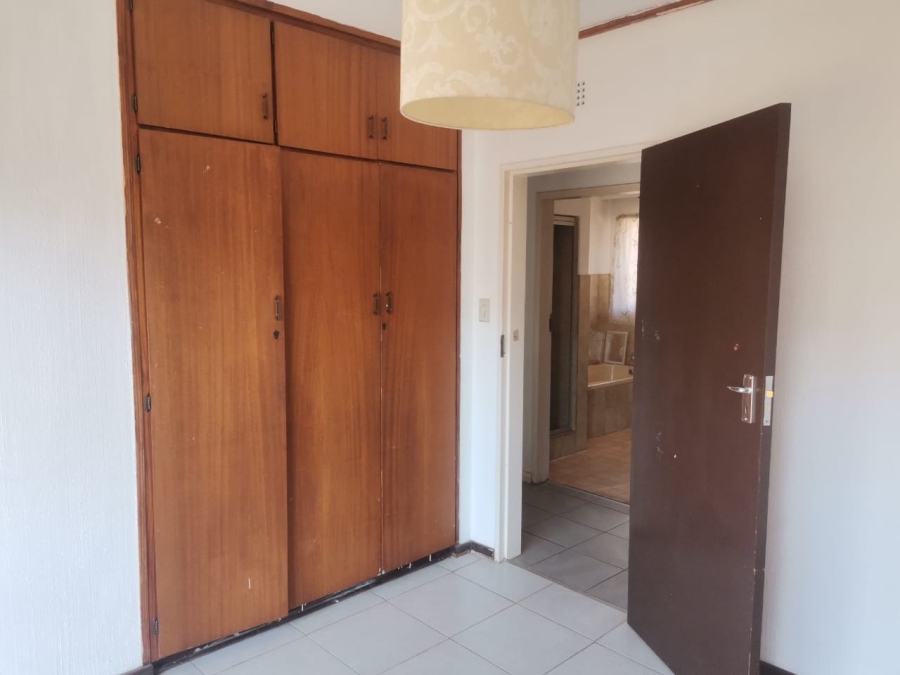 5 Bedroom Property for Sale in Petersfield Gauteng