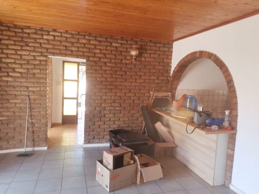 5 Bedroom Property for Sale in Petersfield Gauteng