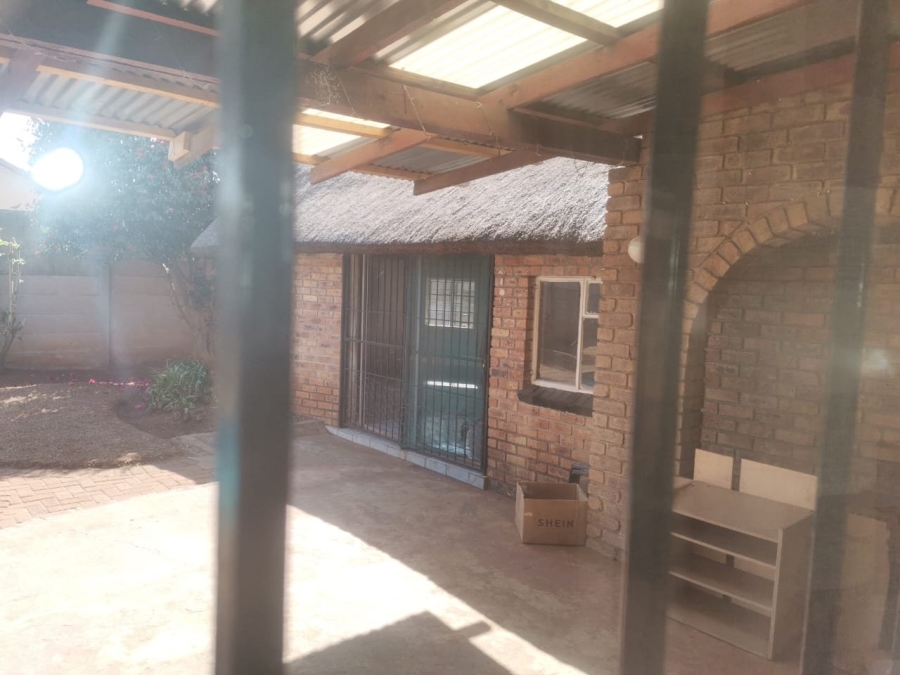 5 Bedroom Property for Sale in Petersfield Gauteng