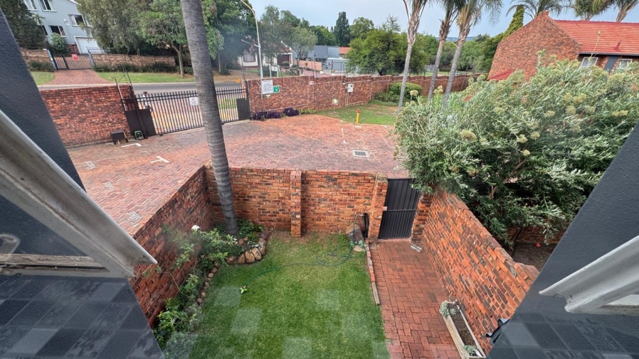 2 Bedroom Property for Sale in Garsfontein Gauteng