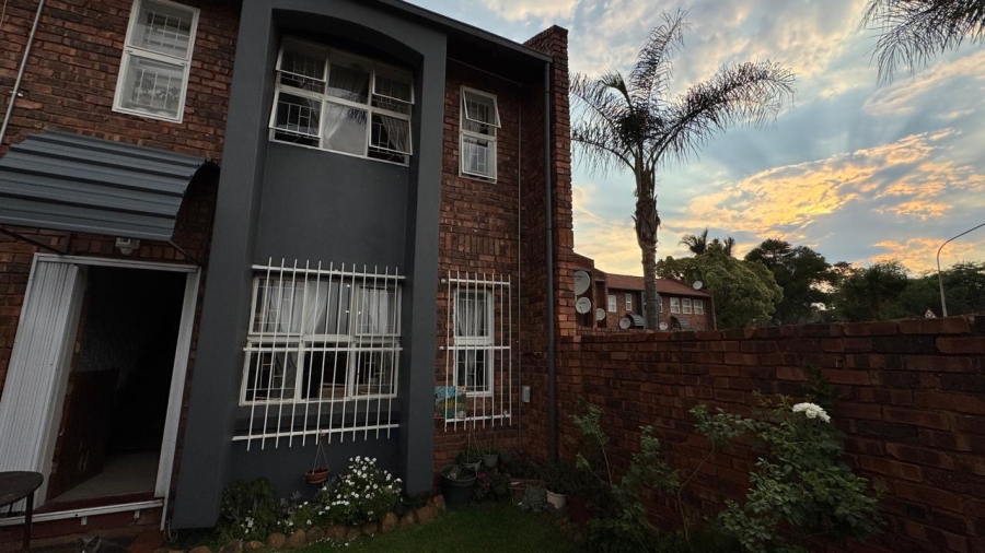 2 Bedroom Property for Sale in Garsfontein Gauteng