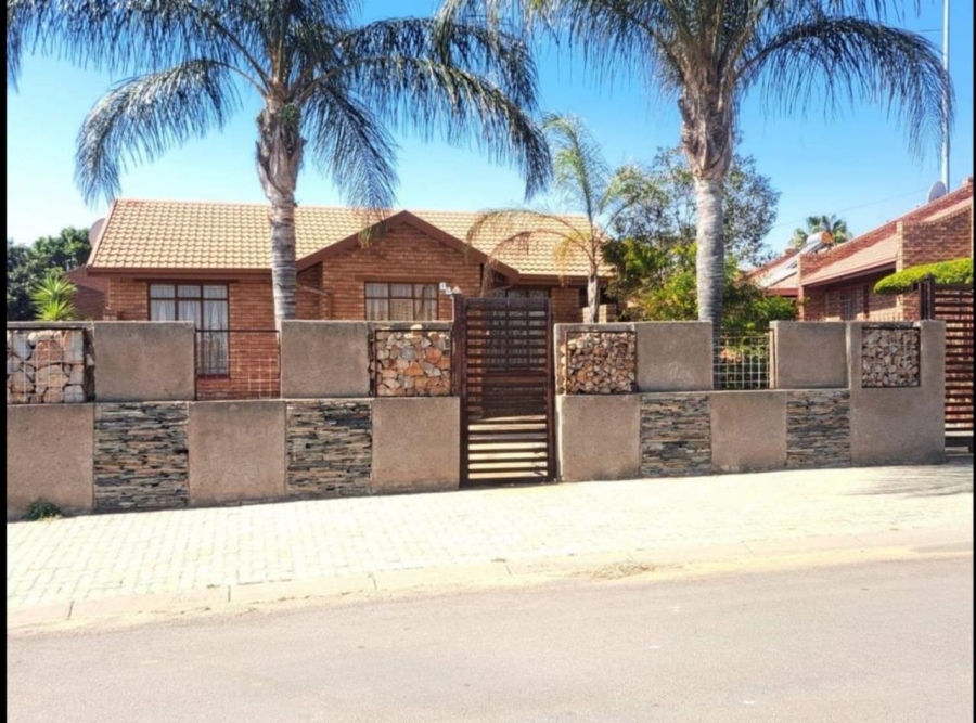  Bedroom Property for Sale in Soshanguve AA Gauteng