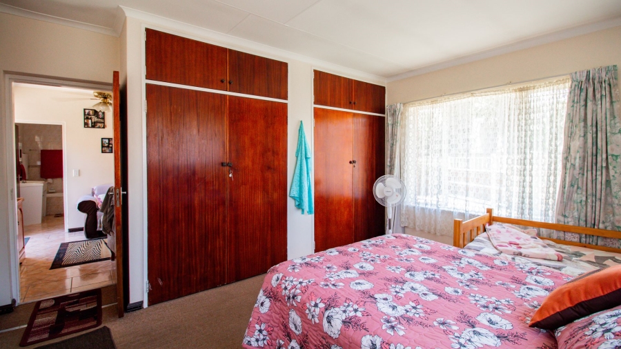 4 Bedroom Property for Sale in Bonaero Park Gauteng