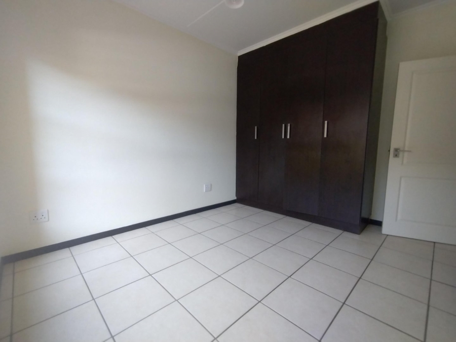 To Let 3 Bedroom Property for Rent in Oakdene Gauteng