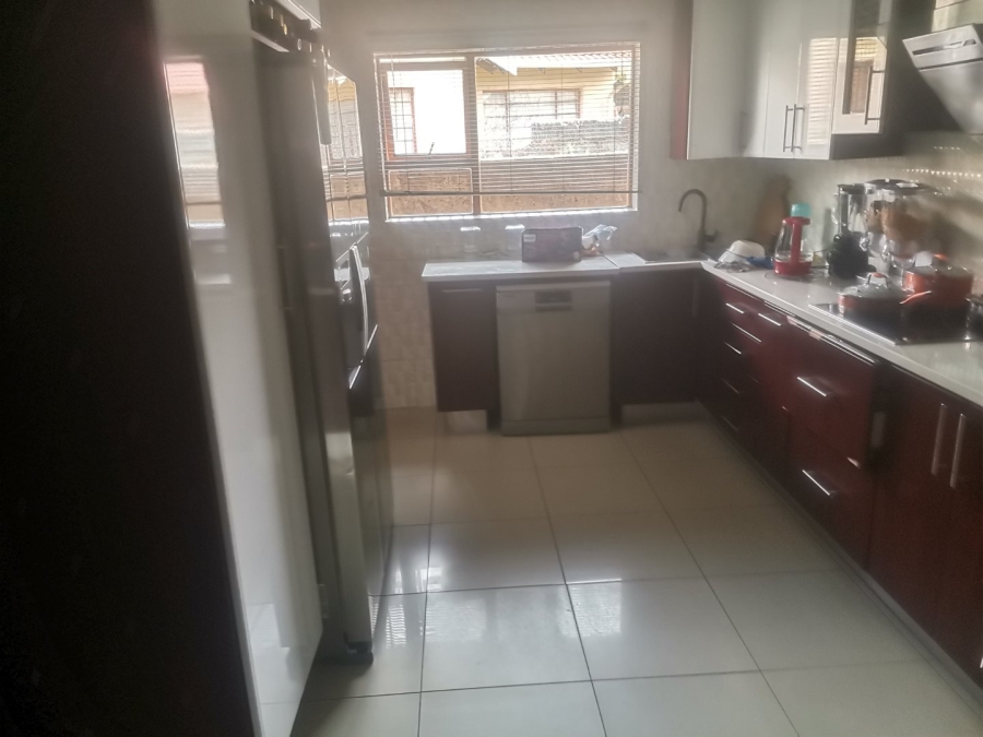 3 Bedroom Property for Sale in Commercia Gauteng