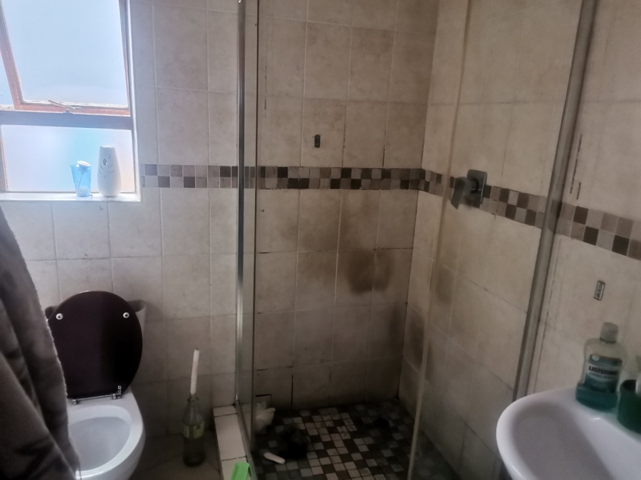 3 Bedroom Property for Sale in Commercia Gauteng